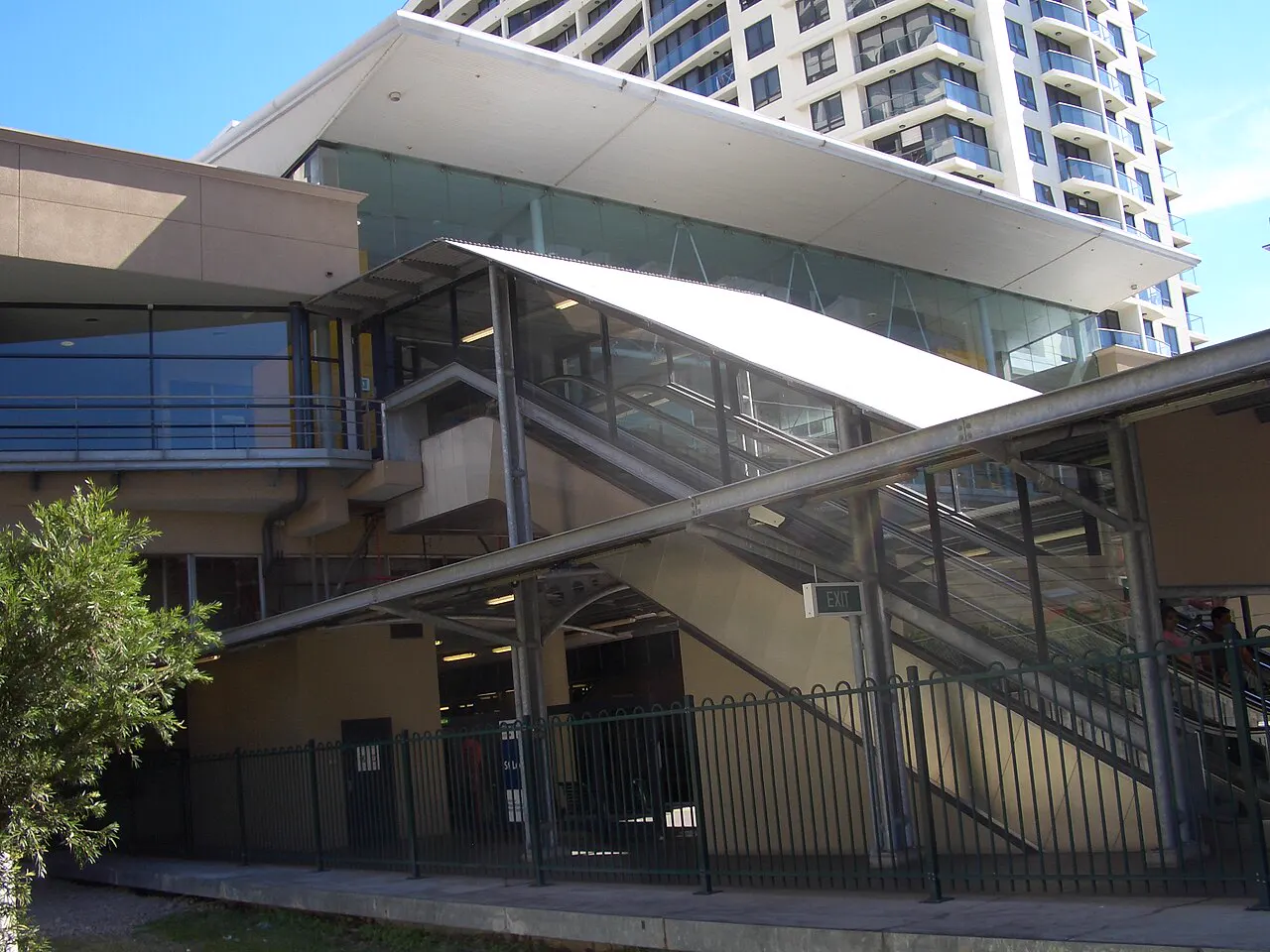 St Leonards station, St Leonards